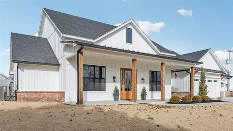 3609 NW Pioneer St, Norman, OK 73072