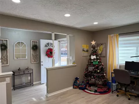 Entry Way - 1301 Vine St, Norman, OK 73072 photo 3 of 3