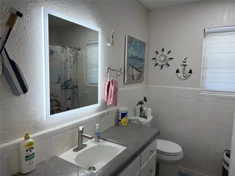 Bath - 1301 Vine St, Norman, OK 73072 photo 2 of 2