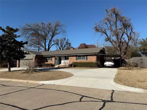 Exterior - 1301 Vine St, Norman, OK 73072 photo 3 of 3