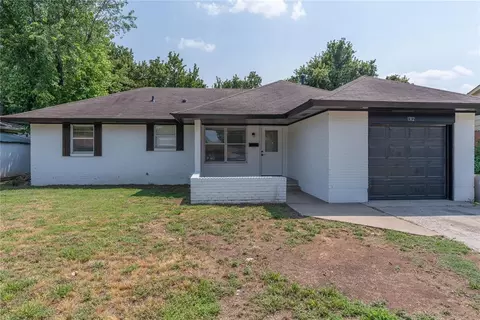 1312 Hickory Ln, Midwest City, OK 73110