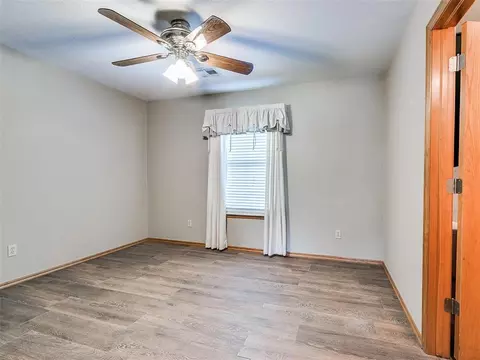 Bedroom - 9708 Deep Fork Dr, Norman, OK 73026 photo 2 of 5