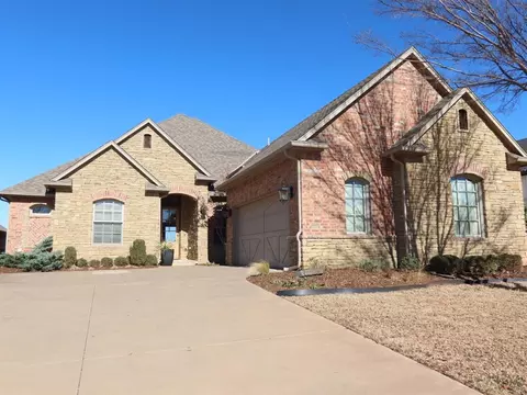 349 Saint Claire Drive Dr, Edmond, OK 73025