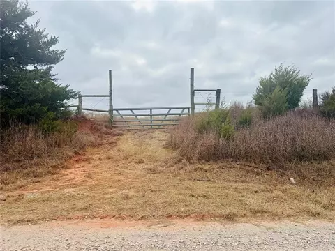 1417 County Road 1430, Ninnekah, OK 73067