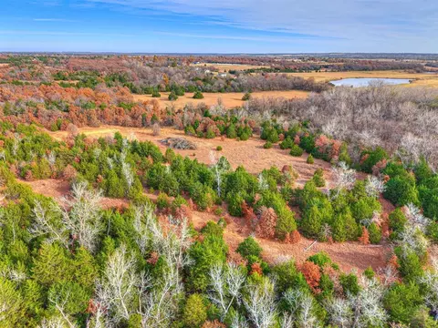 Unpltd Pt Sw4 Sec 24 12n 1w Se4 Of Sw4 Less Rr & L, Choctaw, OK 73020