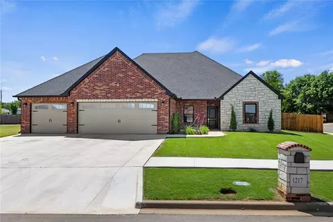1217 Crimson Dr, Weatherford, OK 73096