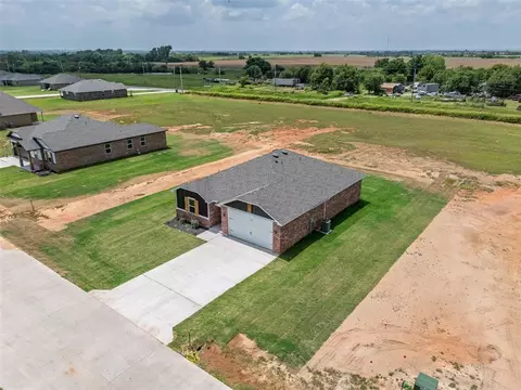 View/Area - 1018 Prairie Dr, Tuttle, OK 73089 photo 2 of 8