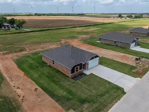 View/Area - 1018 Prairie Dr, Tuttle, OK 73089 photo 3 of 8
