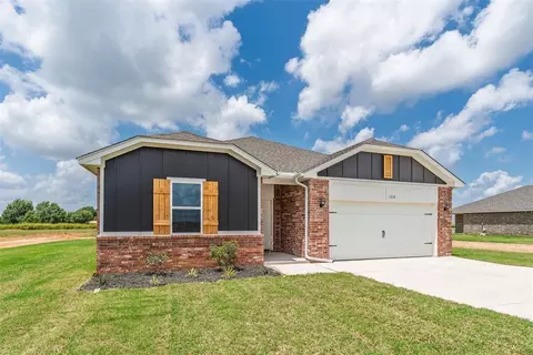 Exterior - 1018 Prairie Dr, Tuttle, OK 73089 photo 4 of 9