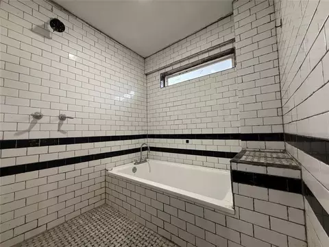 Bath - 312 E 7th St, Paden, OK 74860 photo 2 of 5