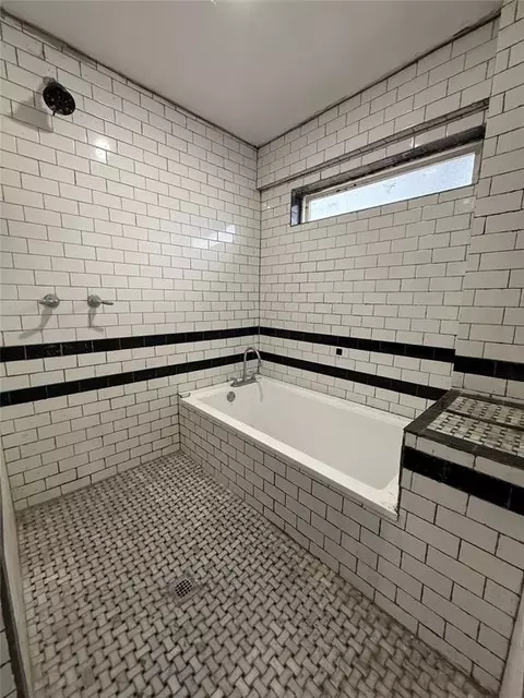 Bath - 312 E 7th St, Paden, OK 74860 photo 3 of 5