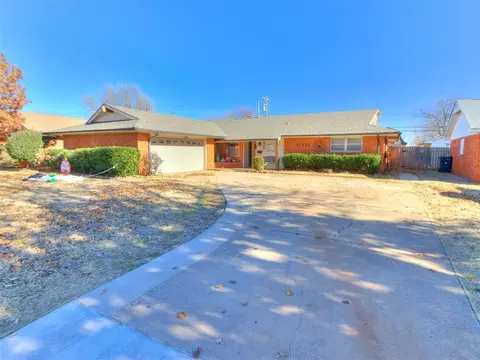 11012 Greystone Ave, The Village, OK 73120