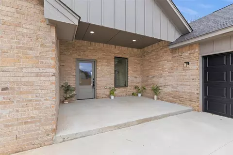 1219 Cedar Cir, Harrah, OK 73045 photo 2