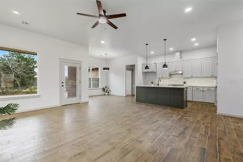 1219 Cedar Cir, Harrah, OK 73045 photo 3
