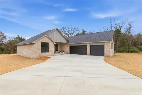 1219 Cedar Cir, Harrah, OK 73045