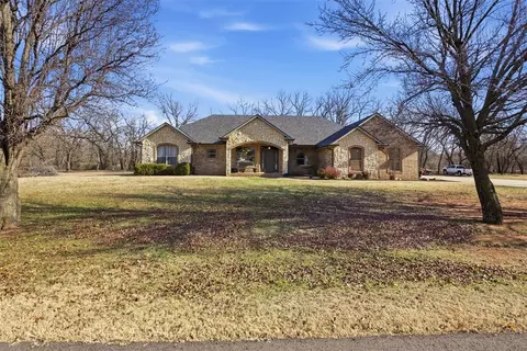 518 E Cedar Dr, Tuttle, OK 73089
