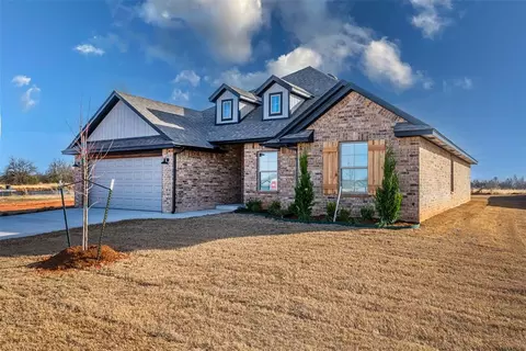 1948 W Crossbow Way, Mustang, OK 73064