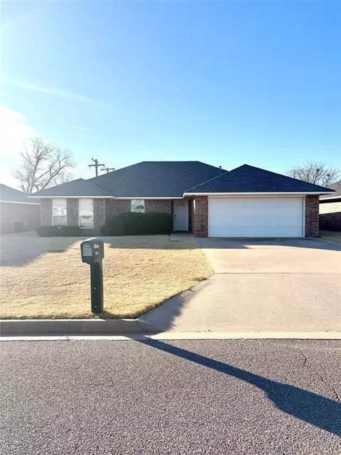 1601 Sommerset Pl, Altus, OK 73521