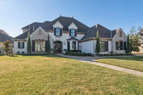 332 Heritage Blvd, Edmond, OK 73025