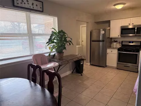 Kitchen - 508 E Wallace St, Shawnee, OK 74801 photo 1 of 4