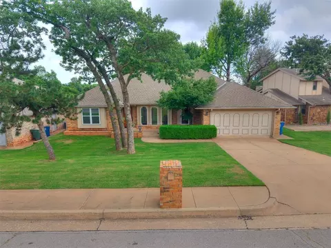 908 Carfax Rd, Edmond, OK 73034