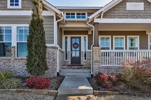 1748 Plaza District Dr, Edmond, OK 73034