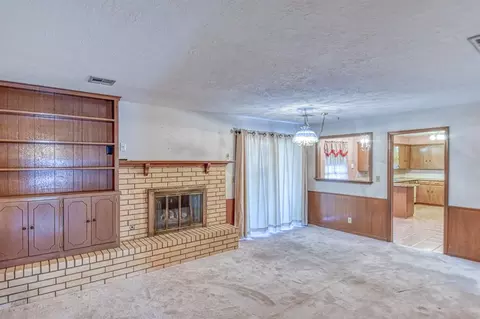 Living - 1801 Thorton St, Norman, OK 73069 photo 4 of 8