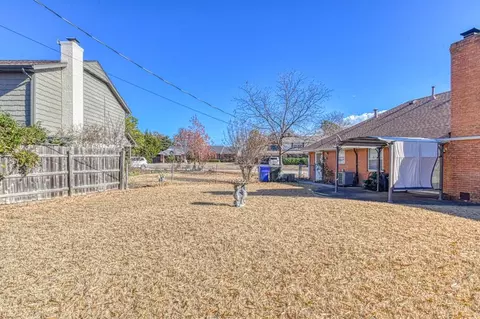Exterior - 1801 Thorton St, Norman, OK 73069 photo 7 of 9