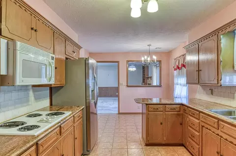 Kitchen - 1801 Thorton St, Norman, OK 73069 photo 3 of 7