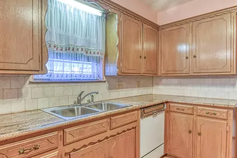 Kitchen - 1801 Thorton St, Norman, OK 73069 photo 4 of 7
