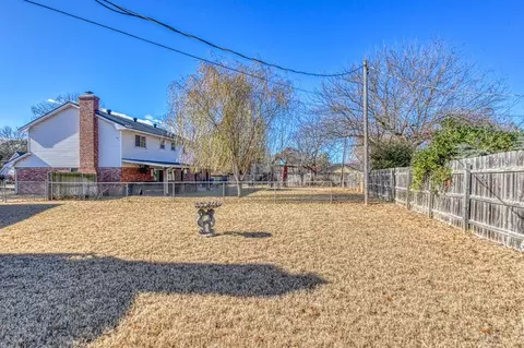 Exterior - 1801 Thorton St, Norman, OK 73069 photo 8 of 9