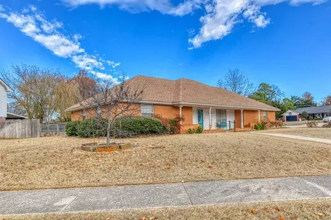 Exterior - 1801 Thorton St, Norman, OK 73069 photo 3 of 9