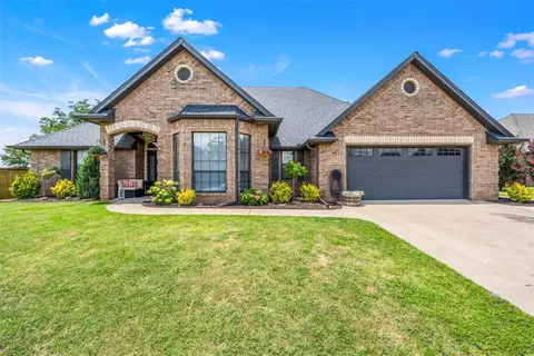 2837 Country Club Drive Dr, Chickasha, OK 73018