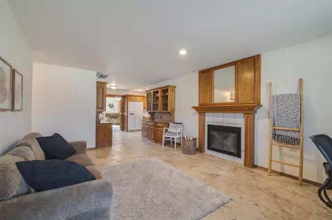218 Klondike Dr, Yukon, OK 73099