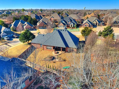 View/Area - 1433 Bay Bridge Ct, Edmond, OK 73034 photo 3 of 4