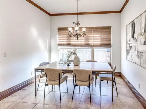 Dining - 1433 Bay Bridge Ct, Edmond, OK 73034 photo 3 of 4