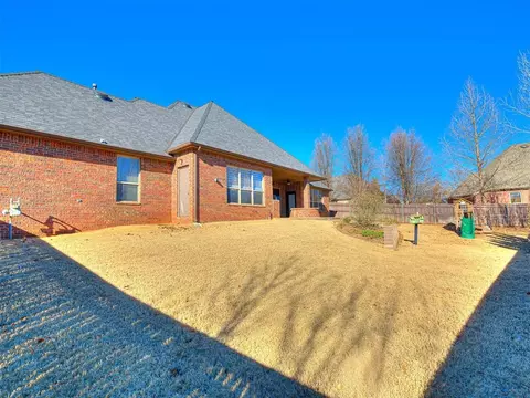Exterior - 1433 Bay Bridge Ct, Edmond, OK 73034 photo 2 of 2