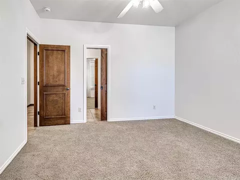 Bedroom - 1433 Bay Bridge Ct, Edmond, OK 73034 photo 4 of 6