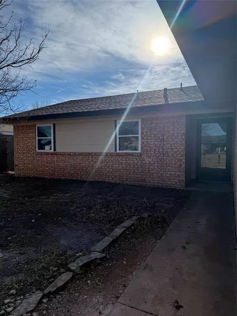Exterior - 1808 E Tyler St, Altus, OK 73521 photo 1 of 4