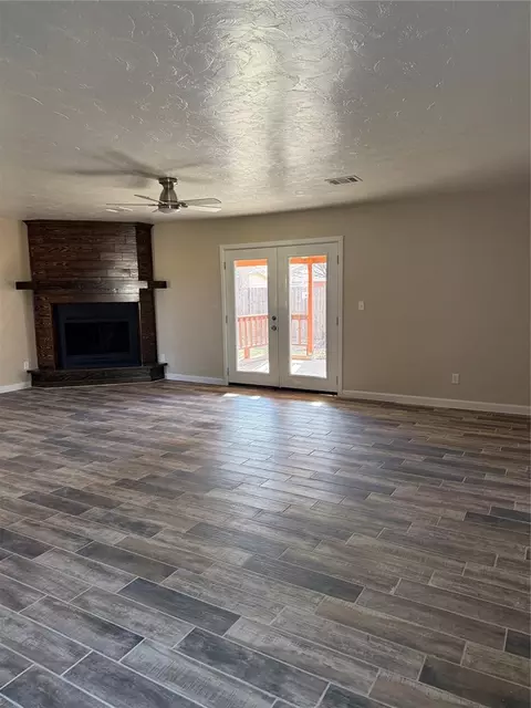 Living - 1808 E Tyler St, Altus, OK 73521 photo 1 of 1