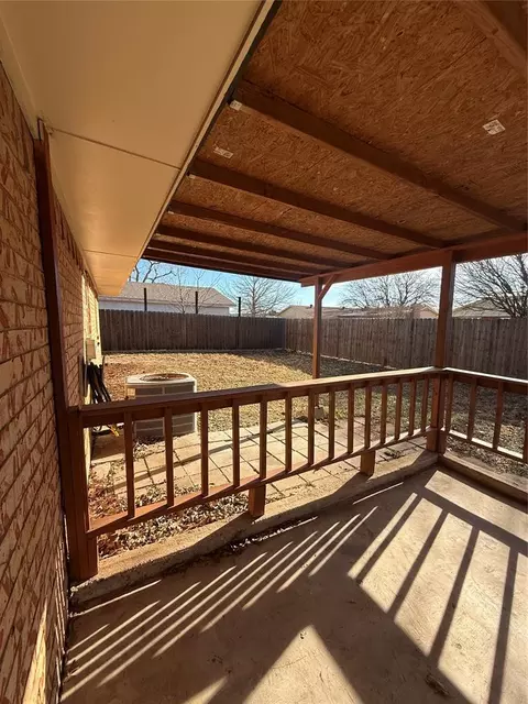 Exterior - 1808 E Tyler St, Altus, OK 73521 photo 2 of 4