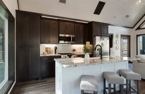 Kitchen - 46 Short Grass Trl, Broken Bow, OK 74728 photo 1 of 3
