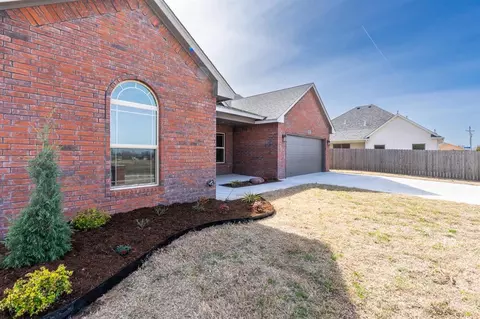 1101 Magnolia Dr, Shawnee, OK 74804