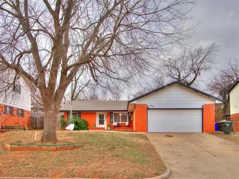 2418 Weatherford Dr, Norman, OK 73071