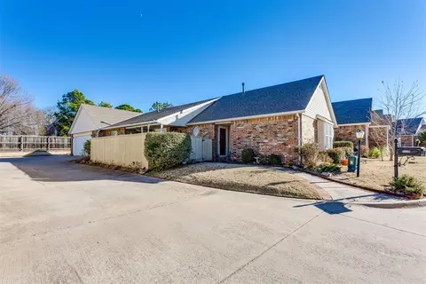 1324 E Timberview Dr, Midwest City, OK 73130