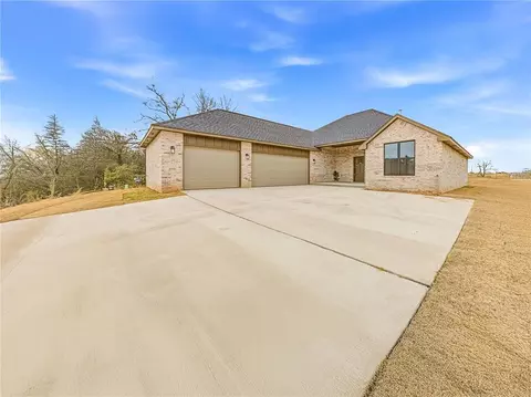 1200 Cedar Cir, Harrah, OK 73045