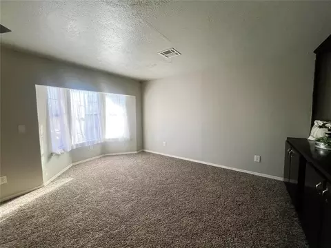 Living - 821 Arnold Ave, Moore, OK 73160 photo 4 of 5