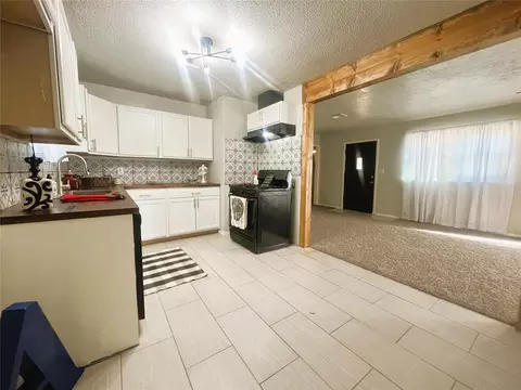 Kitchen - 821 Arnold Ave, Moore, OK 73160 photo 1 of 4