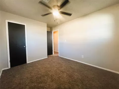 Bedroom - 821 Arnold Ave, Moore, OK 73160 photo 2 of 4