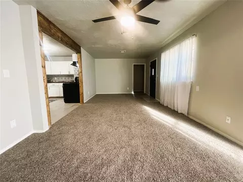 Living - 821 Arnold Ave, Moore, OK 73160 photo 2 of 5